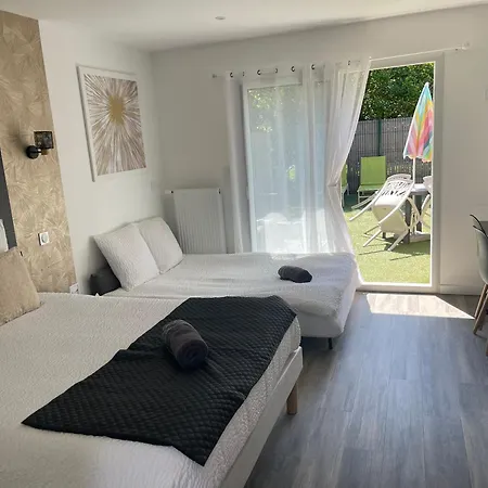 Jardin Prive 2 Bed & Breakfast